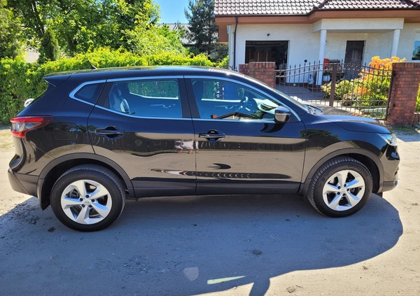 Nissan Qashqai cena 77000 przebieg: 63670, rok produkcji 2019 z Poznań małe 137